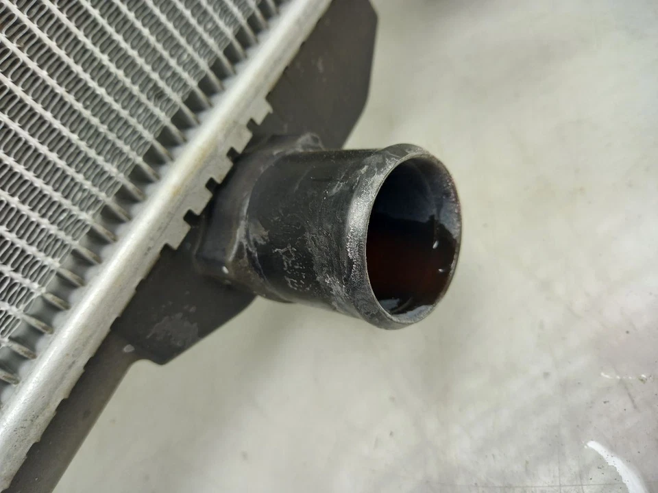 06-15 RADIADOR LEXUS IS350 3,5 L Foto 4 de 4