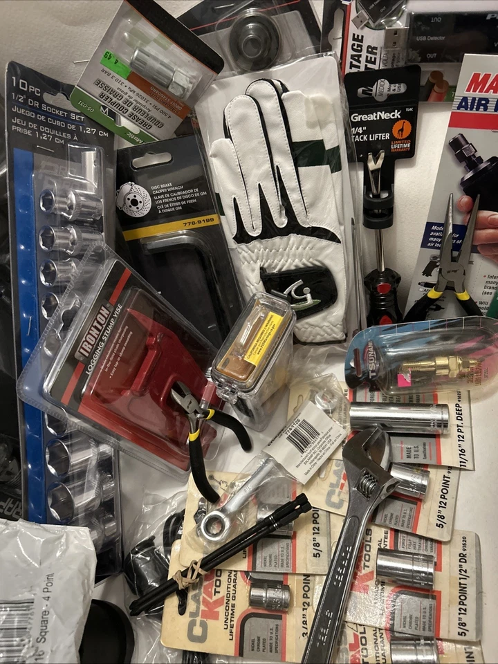 NEW Tool Lot Auction, Various New Hand Tools, And Other Handy Items For Auction - Image 4 of 4
