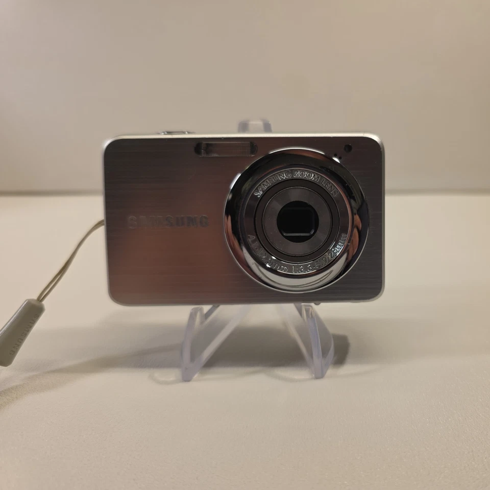 Samsung Digital Kamera ST30 Digicam Silber Lesen!