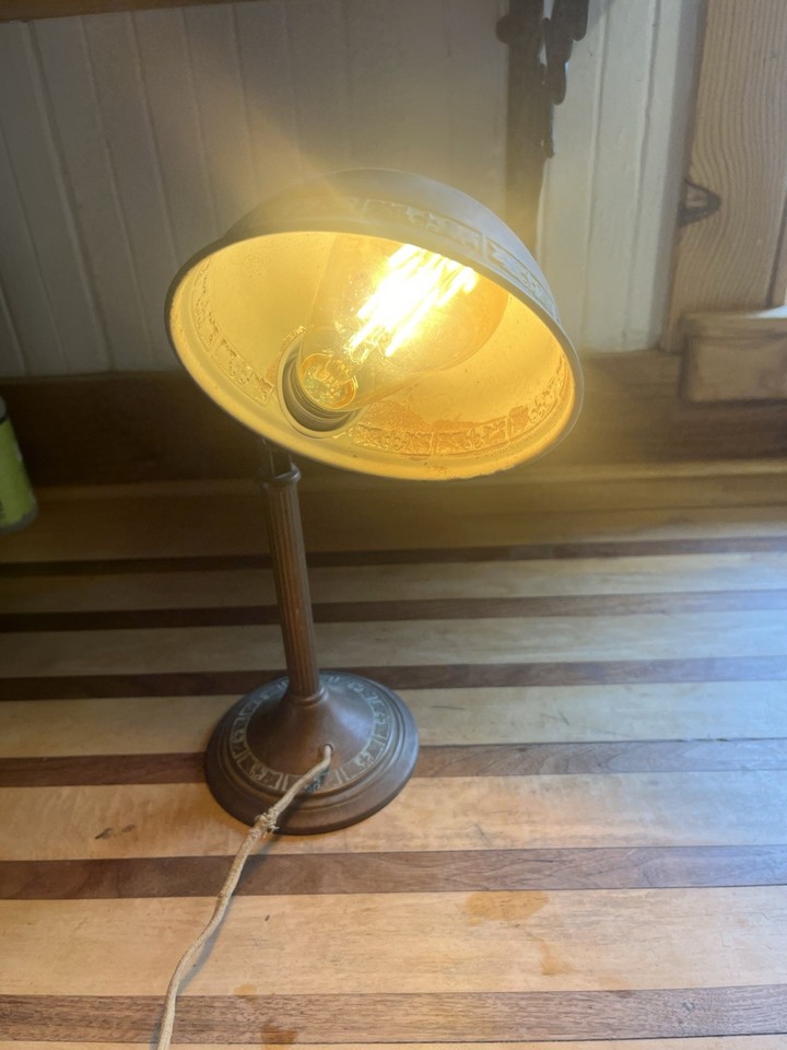 Antique Greist Mfg. Co. Brass Desk Light Lamp Table Adjustable Newhaven Conn USA