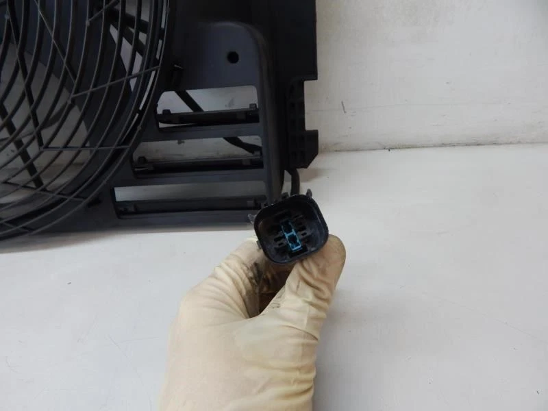 BMW X5 2001 conjunto de ventilador de refrigeración del radiador Foto 3 de 4