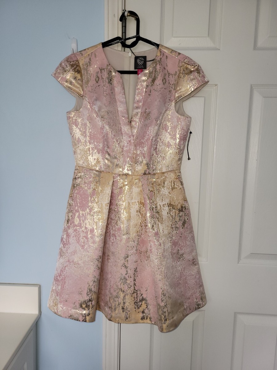 Vince Camuto Metallic Jacquard Cap Sleeve V-Neck Cocktail Fit