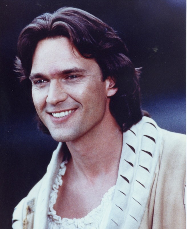 Dougray Scott 8x10 color photo