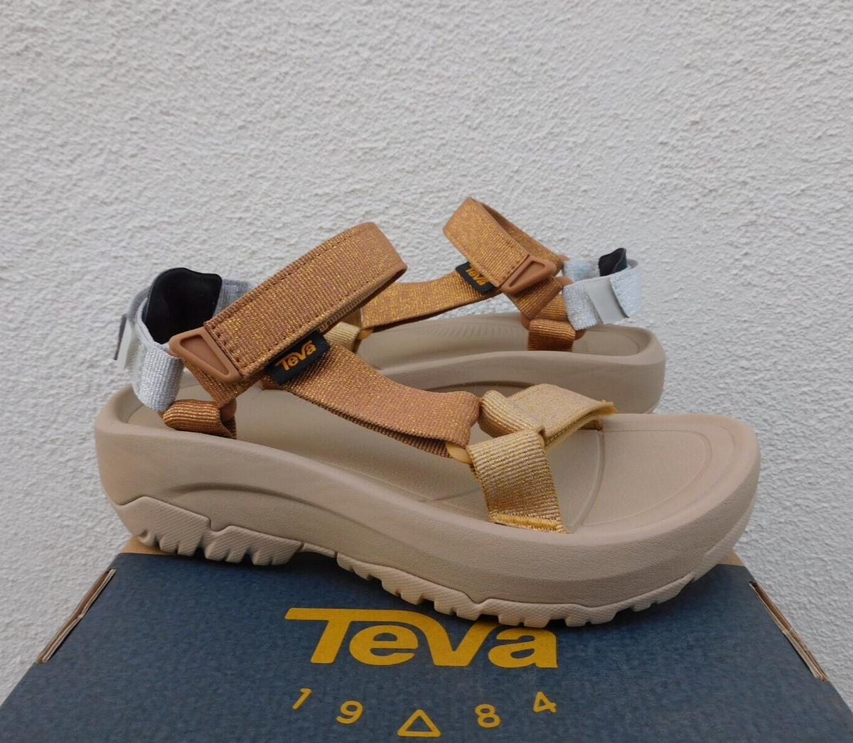 TEVA BRONZE METALLIC HURRICANE XLT AMPSOLE PLATFORM SANDALS, US