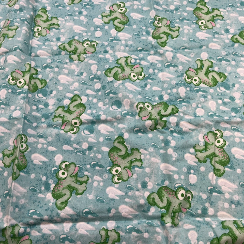 Remanescente de tecido 36”x44”, sapos macios, azuis neutros, rosas, verdes. Vintage - Imagem 3 de 4