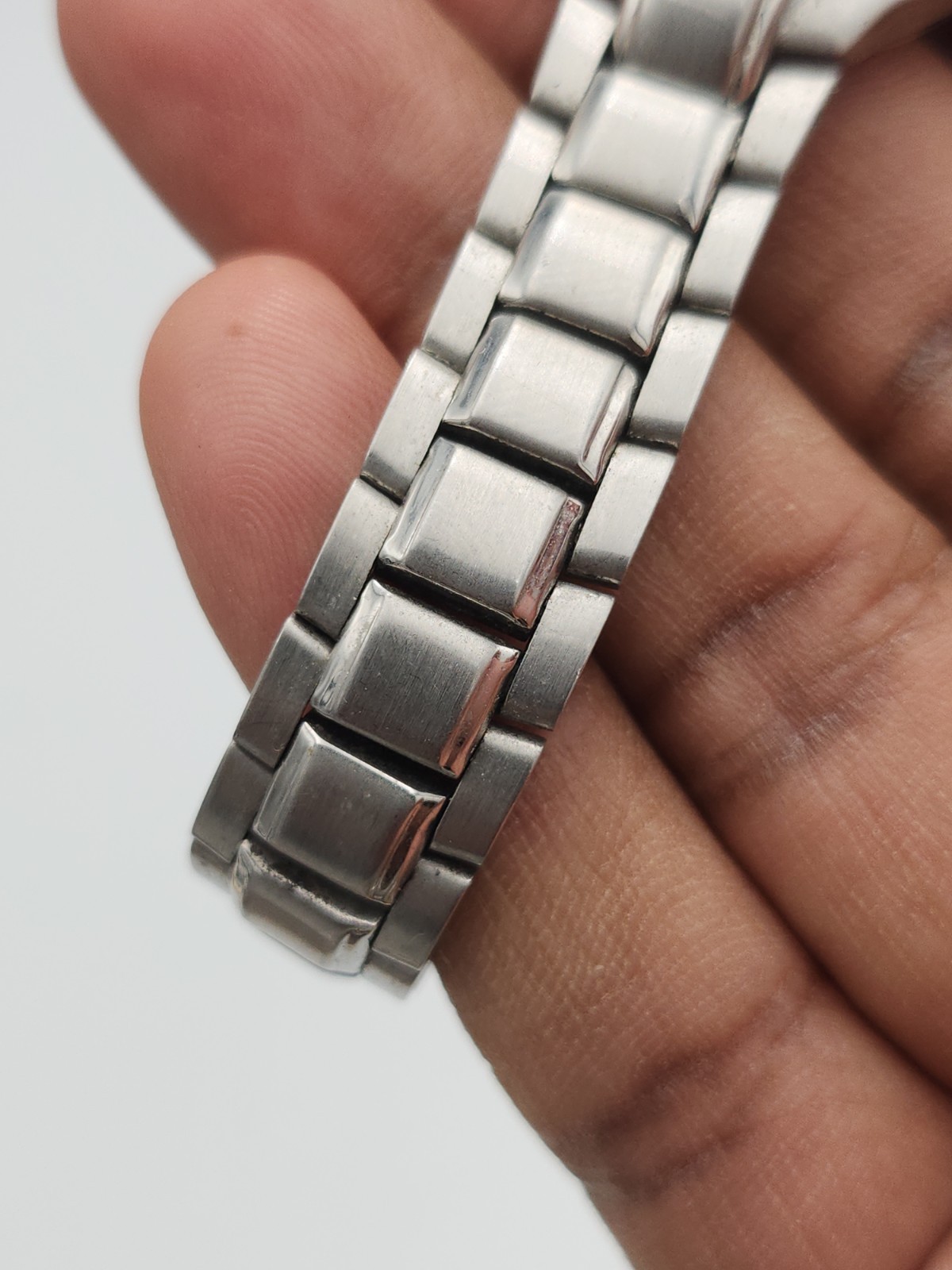 Accurist Ladies Quartz White Dial Stainless Steel Silver Bracelet Watch LB074 image 3