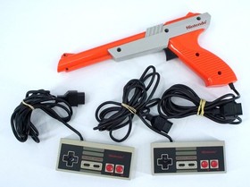 Nintendo Original NES-001 Console with PS, 2 Controllers, Zapper, & 10 Games