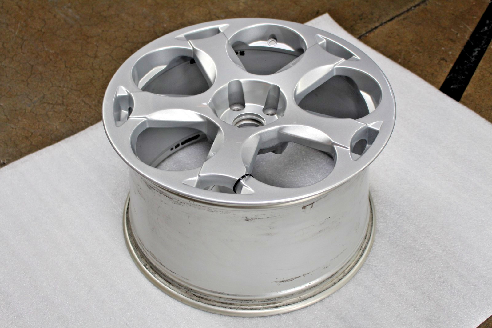 Lamborghini Gallardo, Rear Wheel, Used, P/N 400601025A