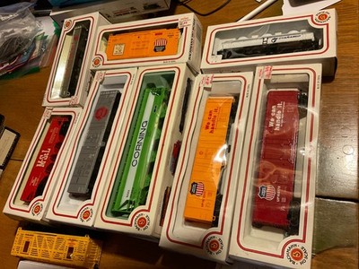 BACHMAN HO 8 NIB CARS 