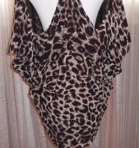 ANDREW CHARLES FAB ANIMAL PRINT LOSE TOP, VERY STYLISH WITH OPEN SIDES ON THE BA - Picture 4 of 6