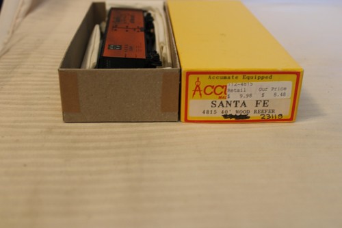Accurail escala HO, coche de caja de 40', Santa Fe El Capitán, naranja desgastado, #23118 | Zustand: Used