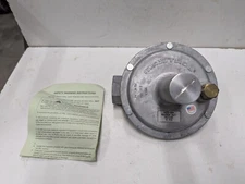 Maxitrol 325-5A Gas Pressure Regulator 1/2" 10 PSIG Max