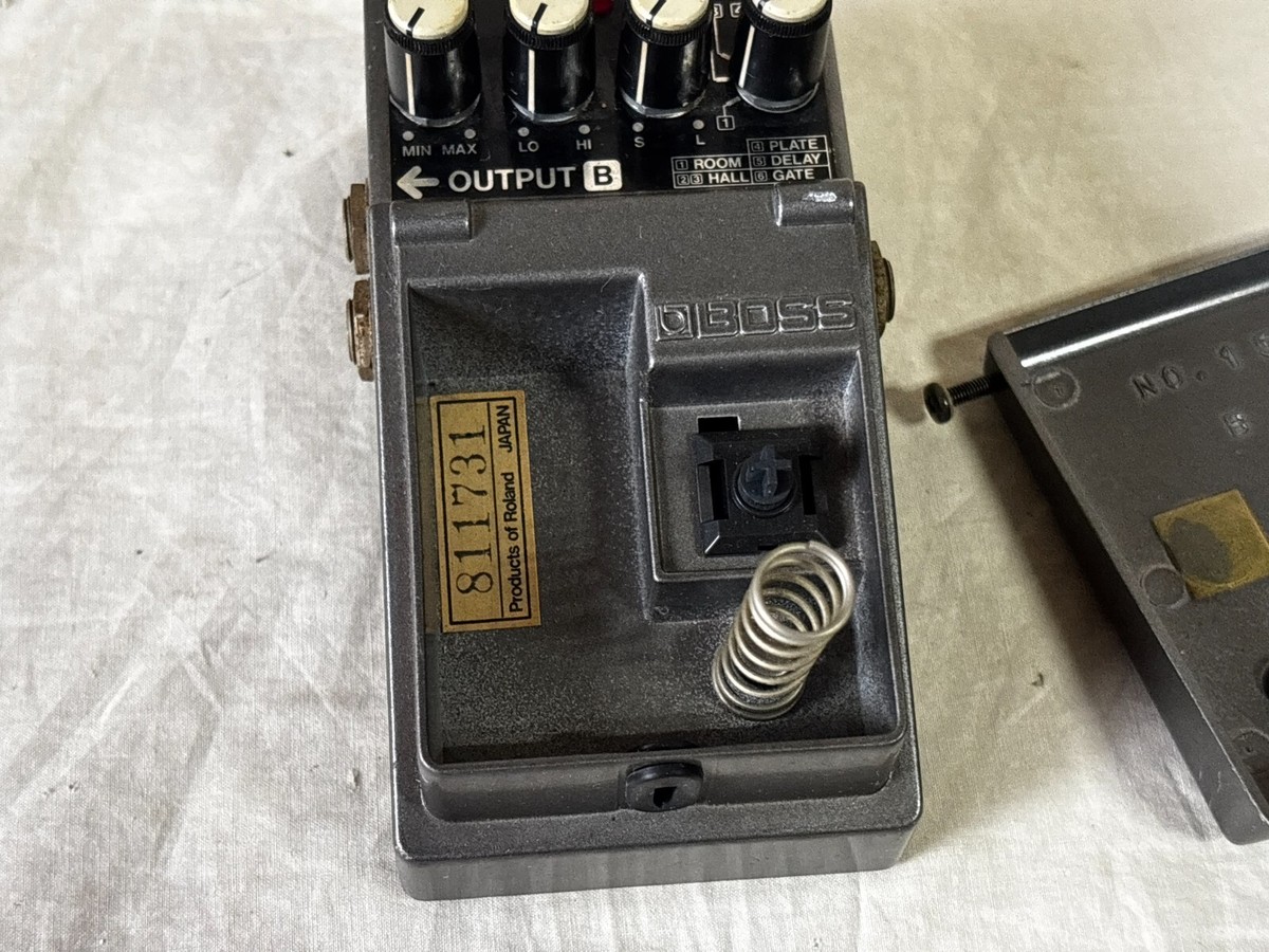 boss RV2 デジタルリバーブ Boss RV-2 Digital Reverb (The Japanese Pedal Show) - YouTube