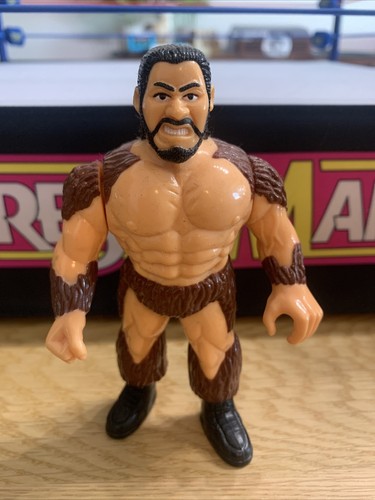 wwf GIANT GONZALEZ SERIES 10 wrestling HASBRO figu...