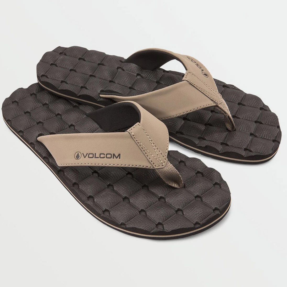 Volcom V Cliner Sandals Flip Flops Khaki Men s NWT Streetwear Surf Beach