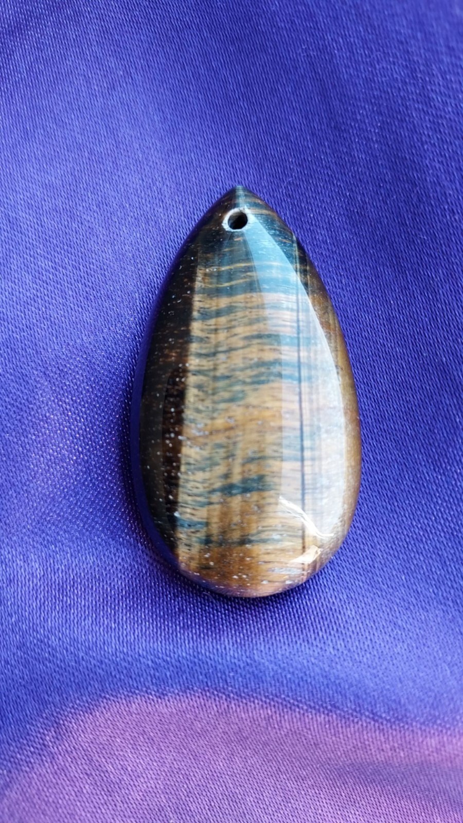 Pendentif oeil de tigre de 4.9cm aux magnifiques couleurs chatoyantes