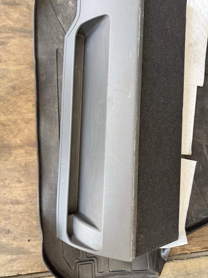 Toyota Prius V 58415-47060 2012-2017 maletero de carga panel de moldura fabricante original Foto 2 de 4