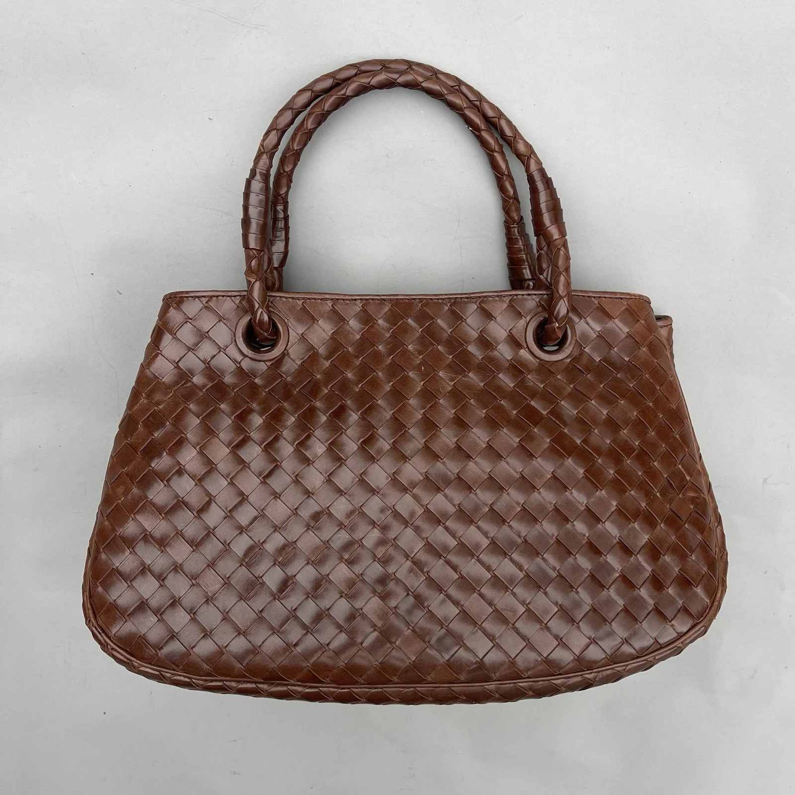Bottega Veneta — Bottega Veneta intrecciato Brown Leather Woven Top Handle Bag
