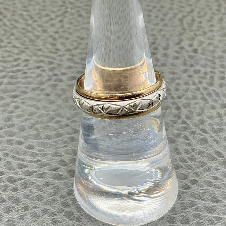 Vintage RSC Ring Size 7 Gold Silver Tone Etched Band 18K GE Minimalist Fashion - Image 4 of 4