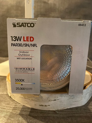 Satco S9412 13w PAR30/SN/NFL Indoor Outdoor 50w Bright White Dimmable - Picture 2 of 4