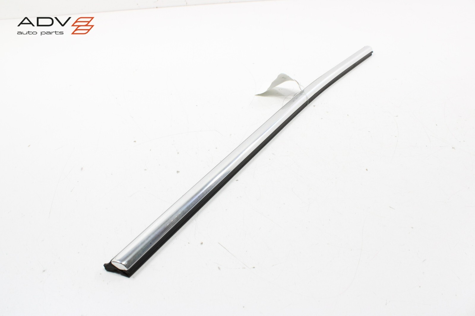 2017-20 MASERATI LEVANTE REAR RIGHT PASSENGER SIDE DOOR WINDOW BELT MOLDING OEM