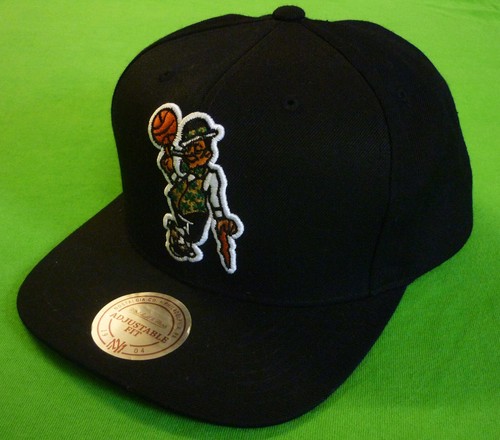 BOSTON CELTICS NBA MITCHELL & NESS BASEBALL CAP ADJUSTABLE ONE SIZE