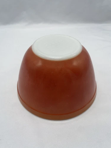 Vintage Pyrex 401 1 1/2 pt. Ombre Flame Glo Orange Red Bowl  Made in USA