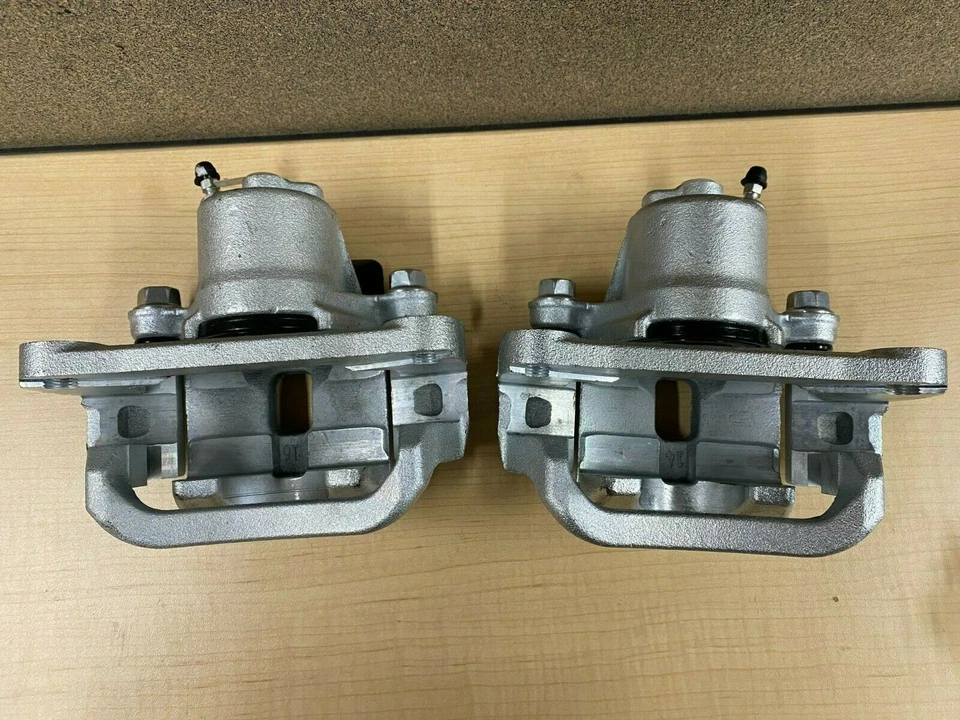 OEM 2007-2014 TOYOTA TUNDRA Y 2008-2014 SEQUOIA PINZAS DE FRENO DE DISCO TRASERO CANTIDAD 2 Foto 2 de 2