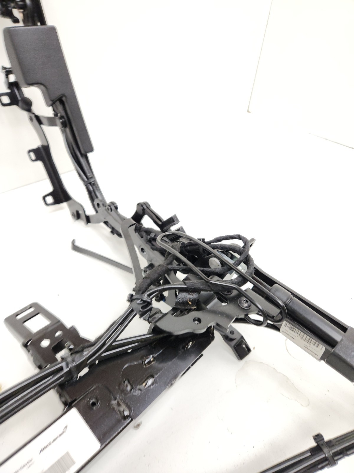 2015-2016 MCLAREN 650S CONVERTIBLE TOP ROOF FOLDING HINGE CROSSMEMBER LIFT 