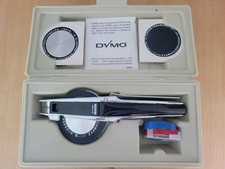 Kit macchina da scrivere Dymo 1550 Deluxe con etichettatrice 