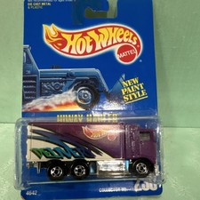 Hot Wheels Hiway Hauler 4642 Diecast Tractor Trailer New Paint Style Toy