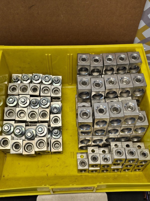 LOT OF 104 PC ILSCO MECHANICAL LUGS 