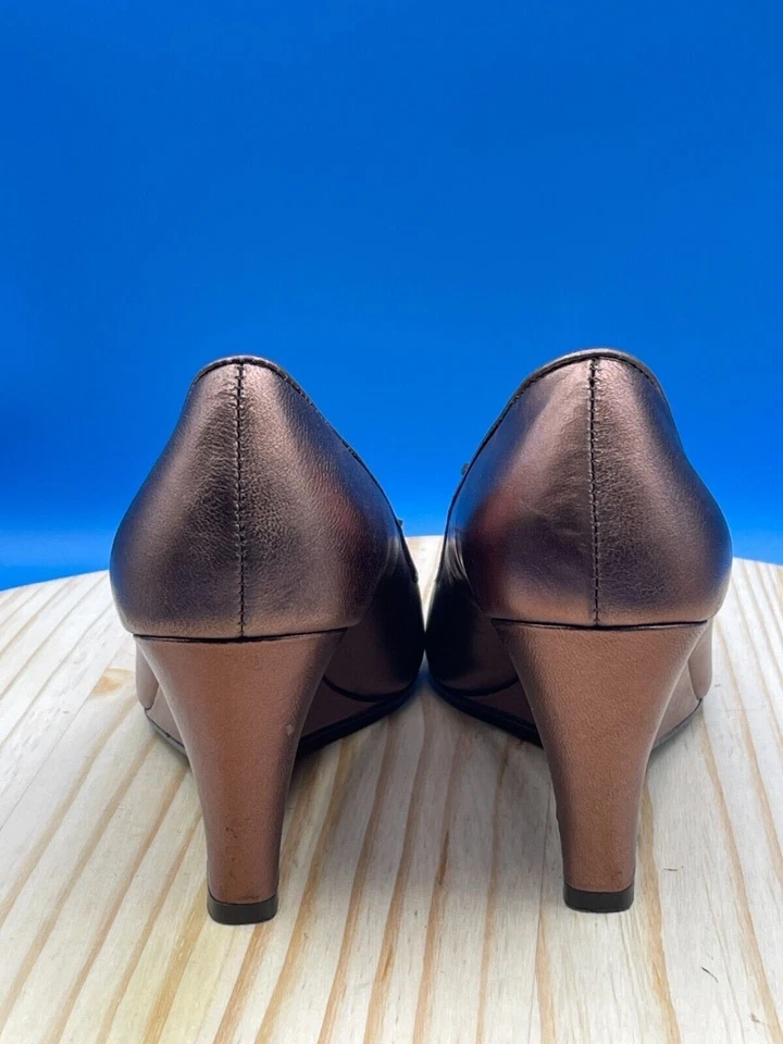 Tacón de tacón Franco Sarto Glisten para mujer talla 6,5 M cuero marrón tacón de cuña punta abierta Foto 3 de 4