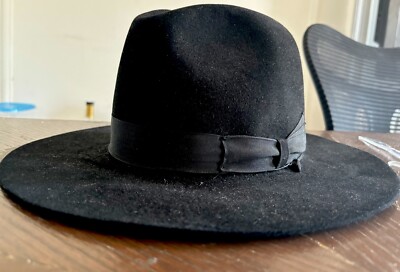 Gigantic Fedora