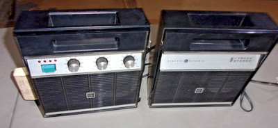 Vintage General Electric 8 Track Stereo For Parts Or Repair M-8616A Powers On