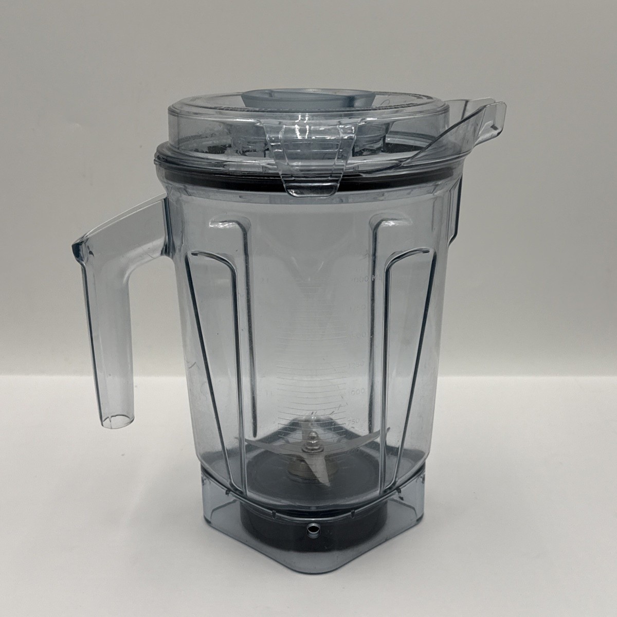 VITAMIX Aerating Disc Container Pitcher Lid Blades 64OZ 8 Cups