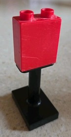 LEGO DUPLO - RED TRAFFIC LIGHT BLACK BASE - DELUXE TRAIN - 10508 - VINTAGE - USED