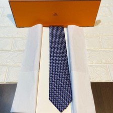 New Unused HERMES Neck Tie Navy White H Pattern 100 Silk With Box Made in France