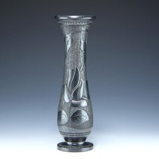 Vase mit Rosendekor - Kennel Steinkohleschnitzerei - Schlesien 20 Jh. - 34 cm