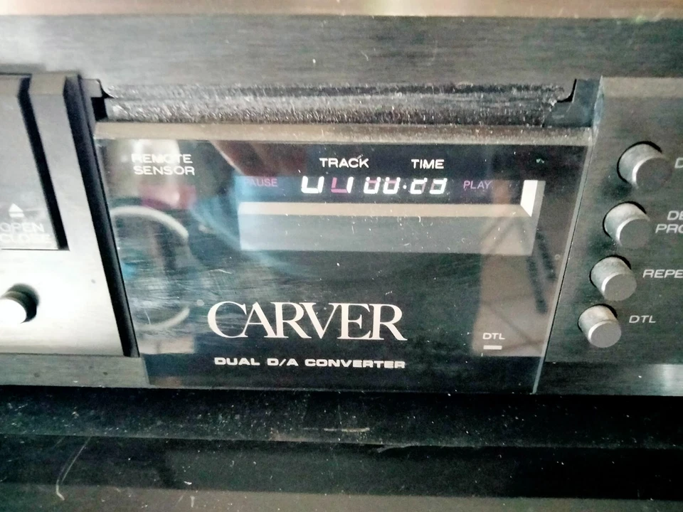 Vintage Carver LT-3220 Dual A/D CD Player 1989 Made In Japan for parts or repair - Image 2 of 4