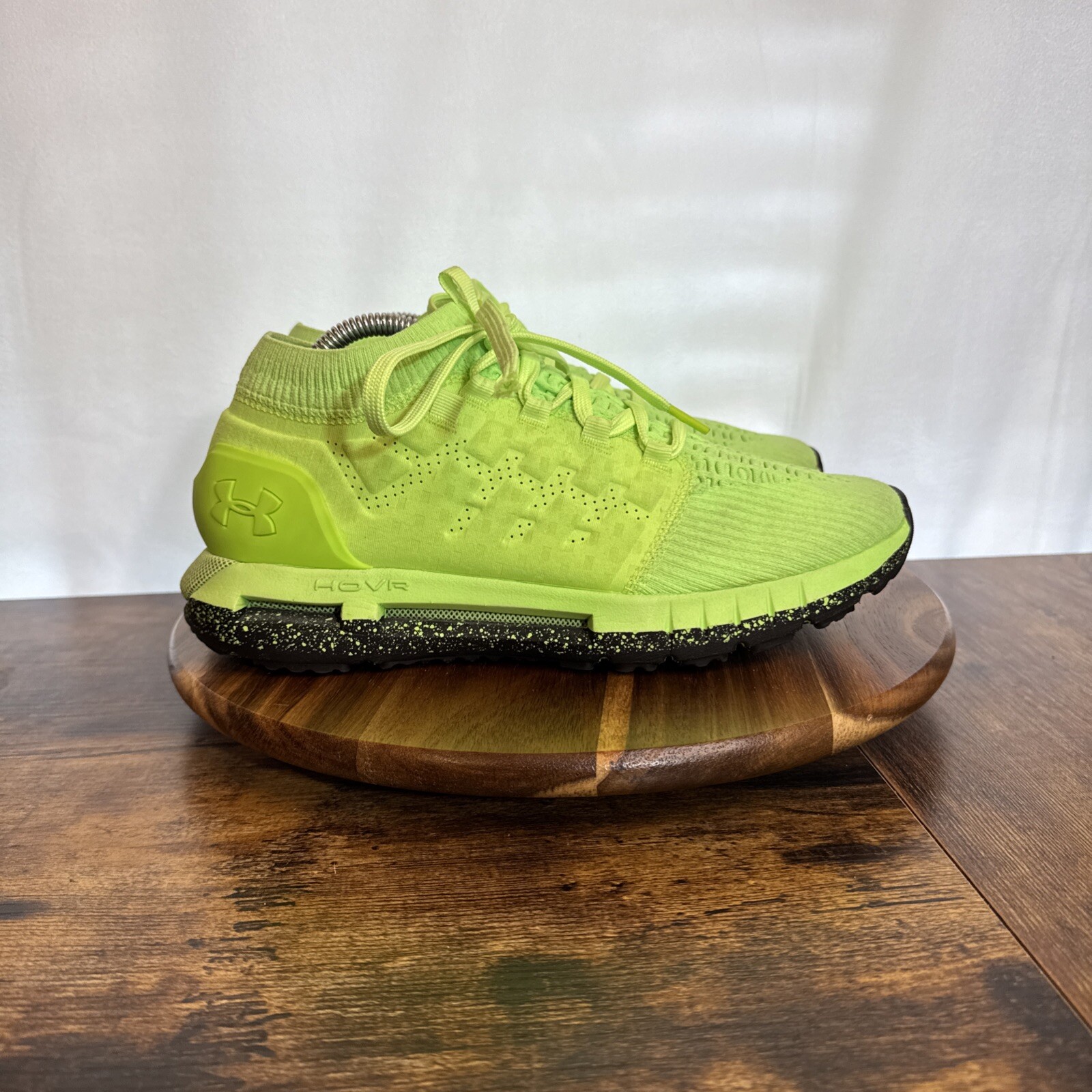 Under Armour HOVR 2 Highlighter Green Mens Running Shoes Size 10 with Bluetooth UA Tech