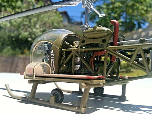 Corgi Bell H-13 Sioux US Army M.A.S.H Helicopter Korea 1951 Die-cast 1:48 Scale - Picture 7 of 12