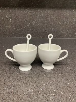 Maxwell und Williams kleine weiße Keramik Demitasse Tassen mit Fuß + Löffel nur UK