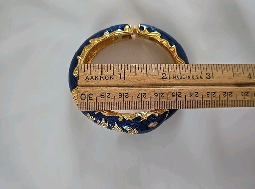 BRACCIALE JOAN RIVERS SERPENTE SERPENTE CERNIERA MORSETTO 6,5" CRISTALLI SMALTO BLU  - Foto 6 di 8