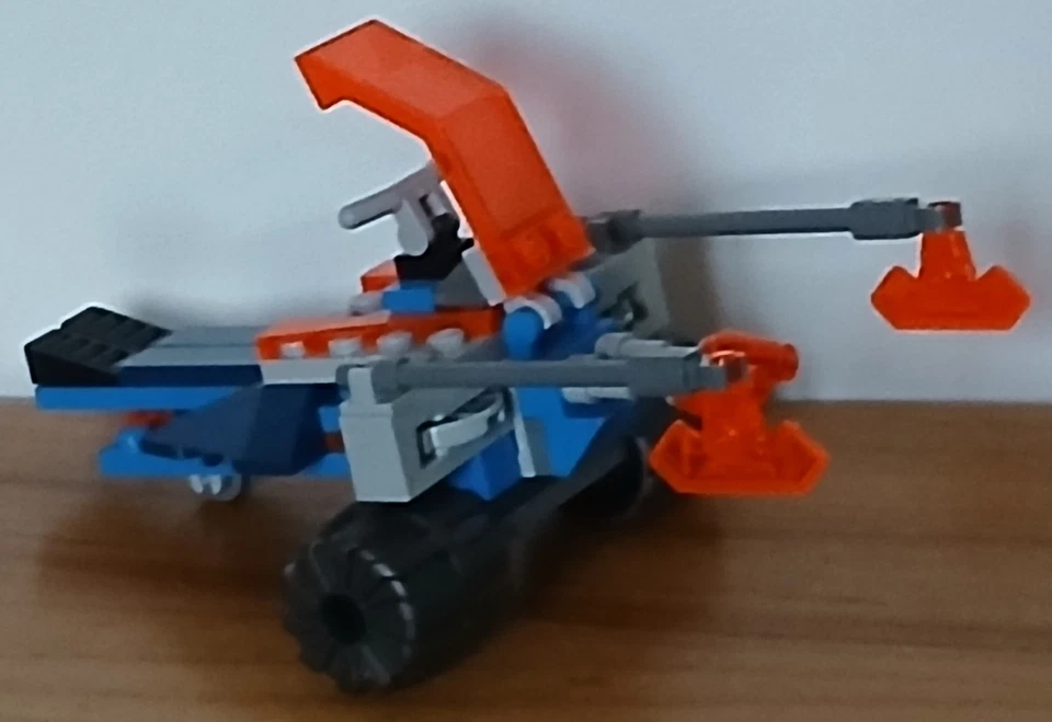 Lego NEXO KNIGHTS Ref : 70310 - Pistolet de Combat Knighton - (Complet) - Photo 3/4