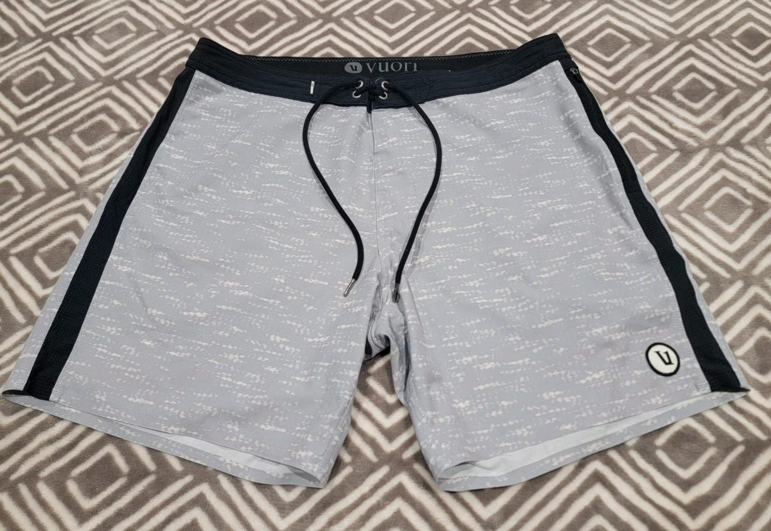 vuori peak board eucalyptus belize shorts