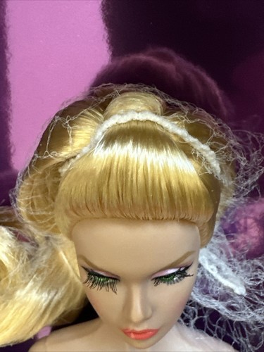 MUÑECA DE ATENCIÓN AL MANDO DE INTEGRIDAD MODA REALYALTY LEGENDARIA AMAPOLA PARKER SIN PRECIO BASE - Imagen 8 de 24
