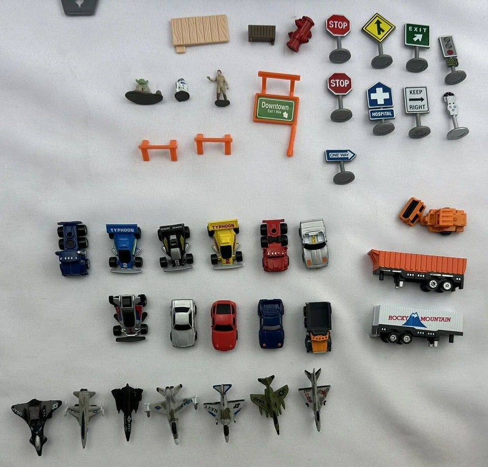 Micro Machines Hiways and Byways Colonel Cobbs Farm and Construction City - Image 3 of 4