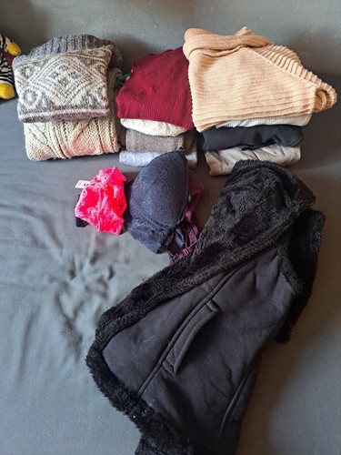 Bekleidungspaket mit 14 Damen / Mädchen Größe 36 - 38 - mehrere Jahreszeiten. Sehr guter Zustand - Bild 1 von 15