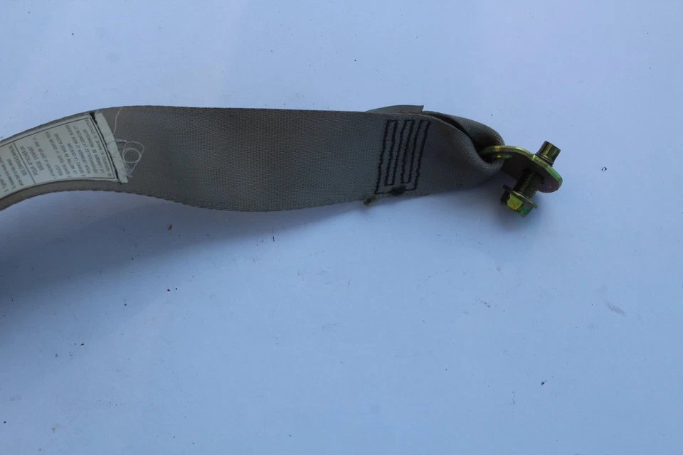 Infiniti G35 2003-2004 sedán LH cinturón de seguridad trasero conductor arnés retractor K2868 Foto 3 de 4